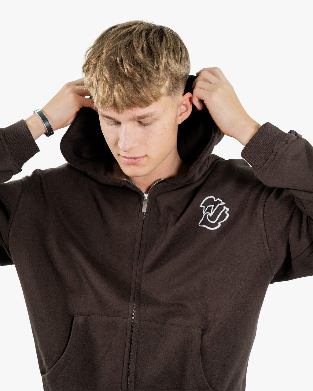 Wave Esports brown relaxed hoodie, Pluto Posed close up